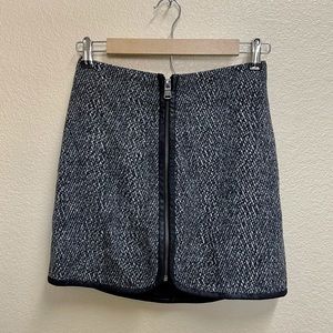 🆕 🛍️3/$15🛍️ HIGHLINE Tweed Front Zipper Mini Skirt size XS Gray Black
